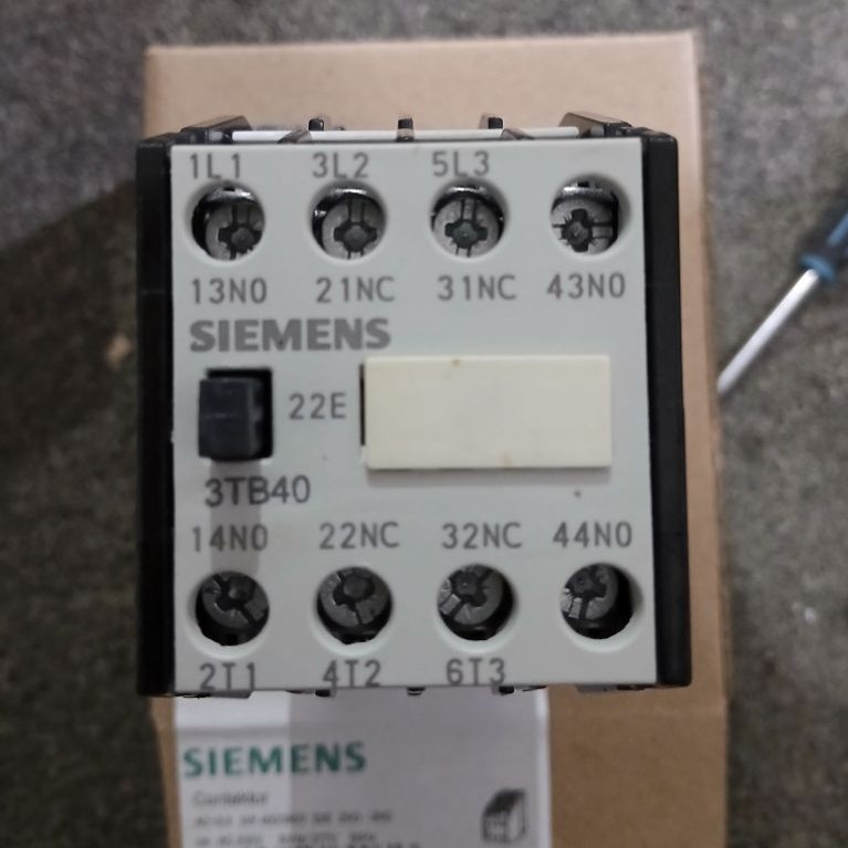 Kontaktor Siemens 3TB40 22E 2NO-2NC Coil 220Vac