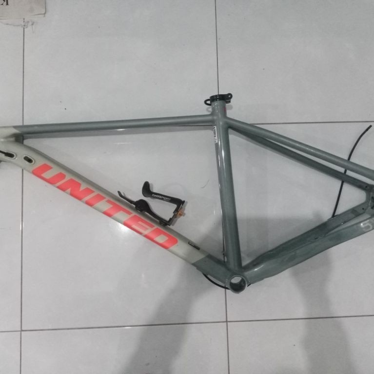 frame united clovis 5