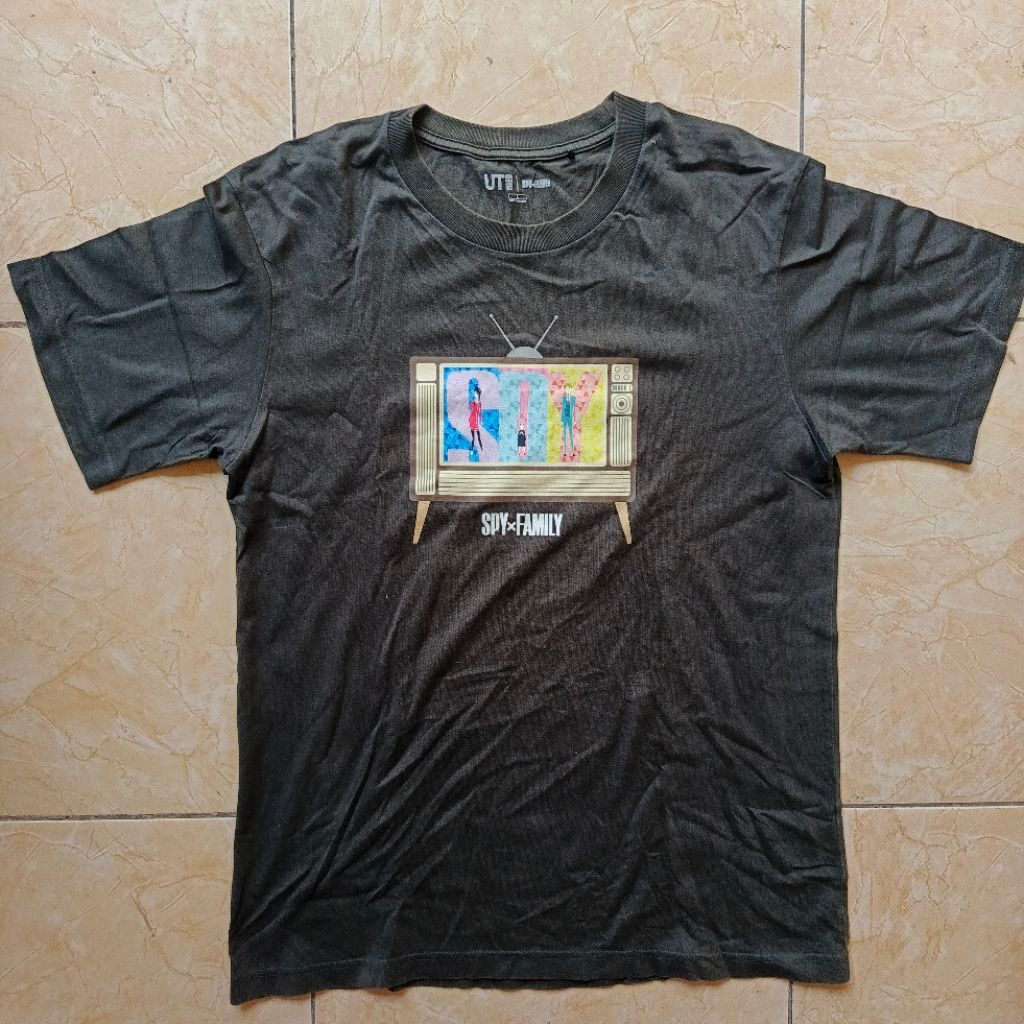 Kaos Uniqlo UT x Spy x Family Second