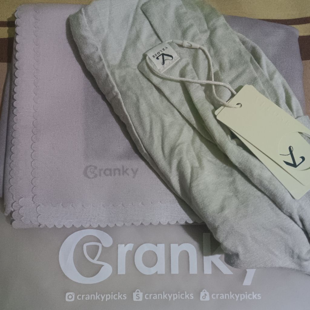 Crankypicks Hijab Segi Empat Rona Ash Grey + Velose Ciput Bamboo Griping Tie Inner