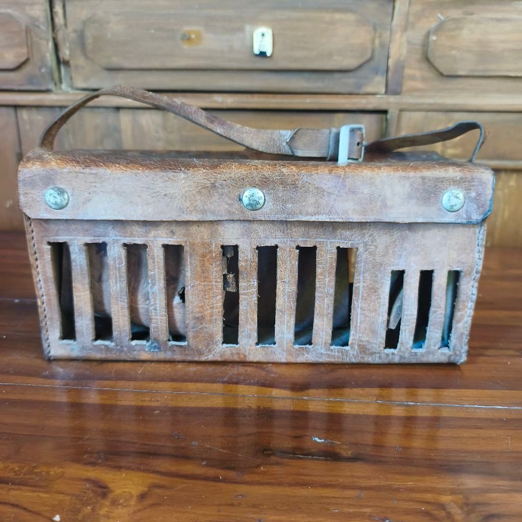Tas Kulit Asli Tas Vintage Cakep Untuk Aksesoris Sepeda Ontel Tua Mobil Jeep Tua dan Motor Tua
