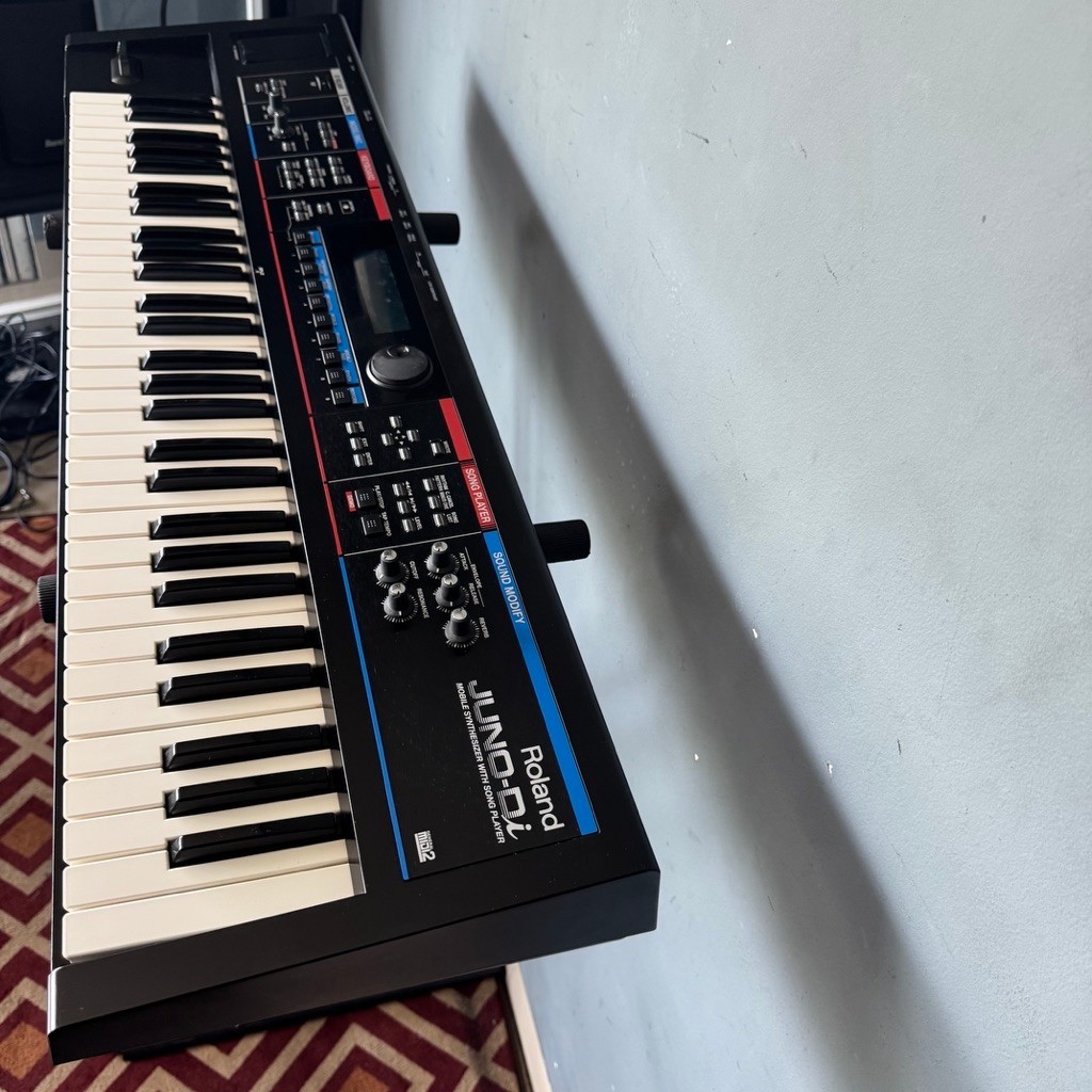 Synthesizer Roland Juno Di + Segel