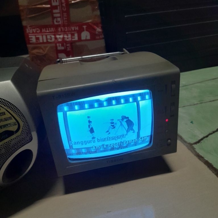 Tv mini Tisson nyala normal