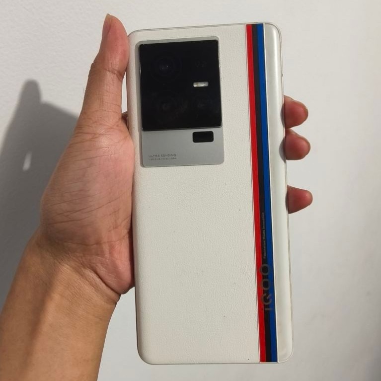handphone second iqoo 11 16/256gb ex resmi , no minus , kelengkapan hp + charger