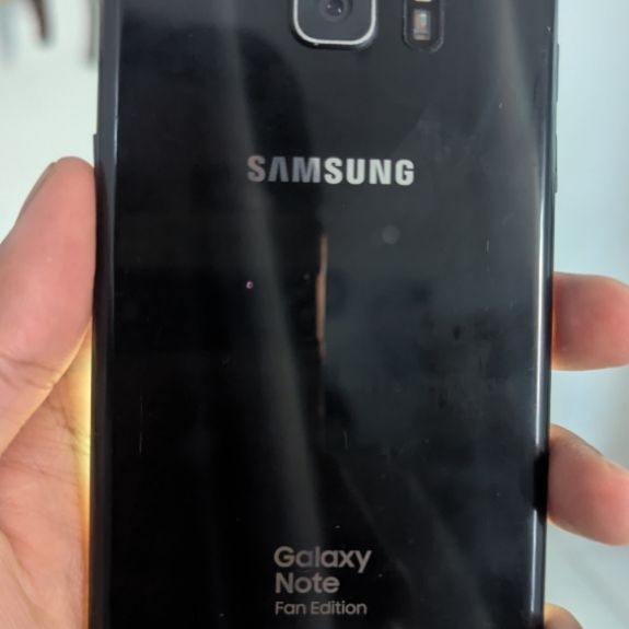 Samsung Galaxy Note Fan Edition (Note FE) minus LCD