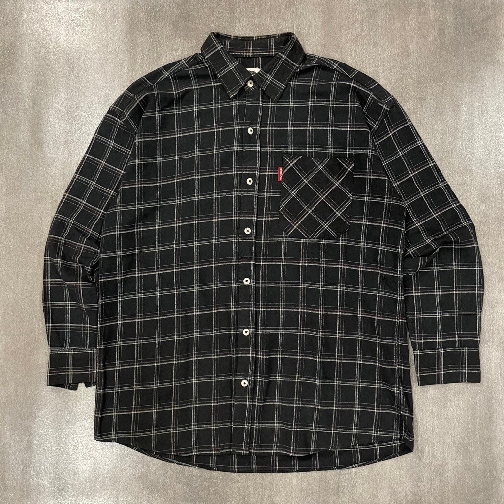 Kemeja flanel hitam McCoy
