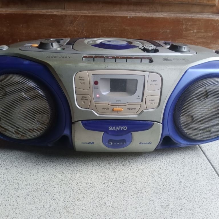 Mini Compo SANYO MCD-V99M, Butuh service