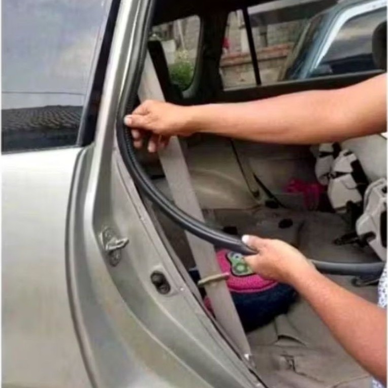 Karet pintu/karet balon peredam pintu mobil Honda Mobilio Original