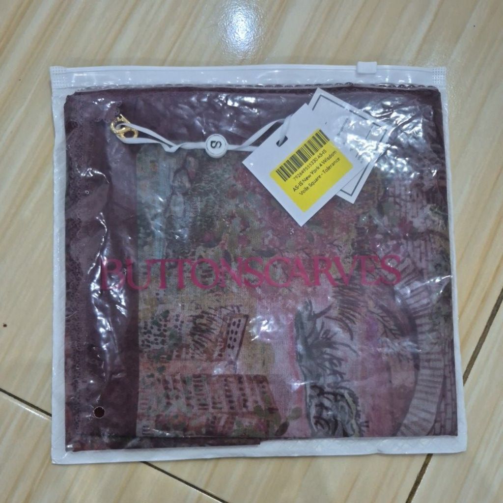 Buttonscarves New York 4 Wisdom Voile Square Tolerance Hijab Segi Empat AS-IS