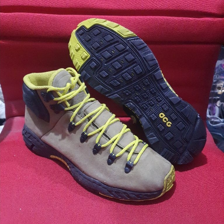 Sepatu NIKE ACG