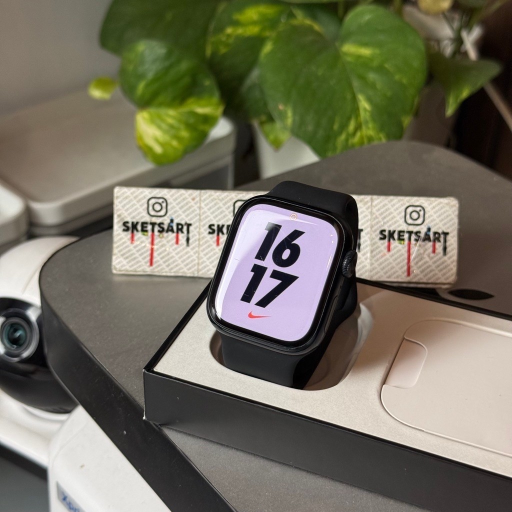 Apple Watch Series 7 41mm Nike Black iwatch Nike Edition Battery Health 67% Masih Awet Seharian Char
