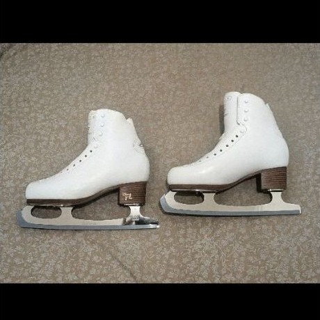 Sepatu Ice Skating Risport RF2 with Apex Supreme Blades