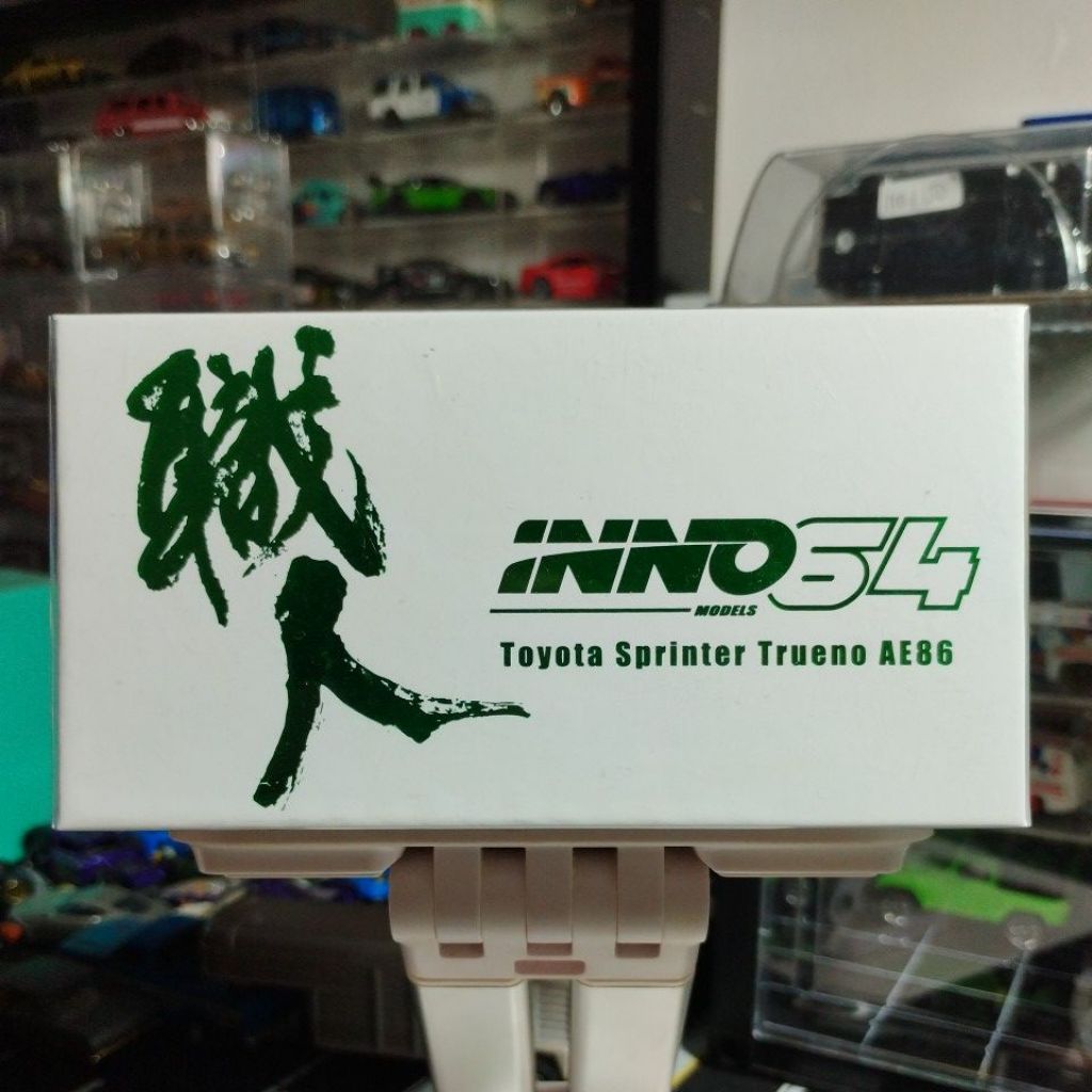 INNO64 MODELS Toyota Sprinter Trueno AE86