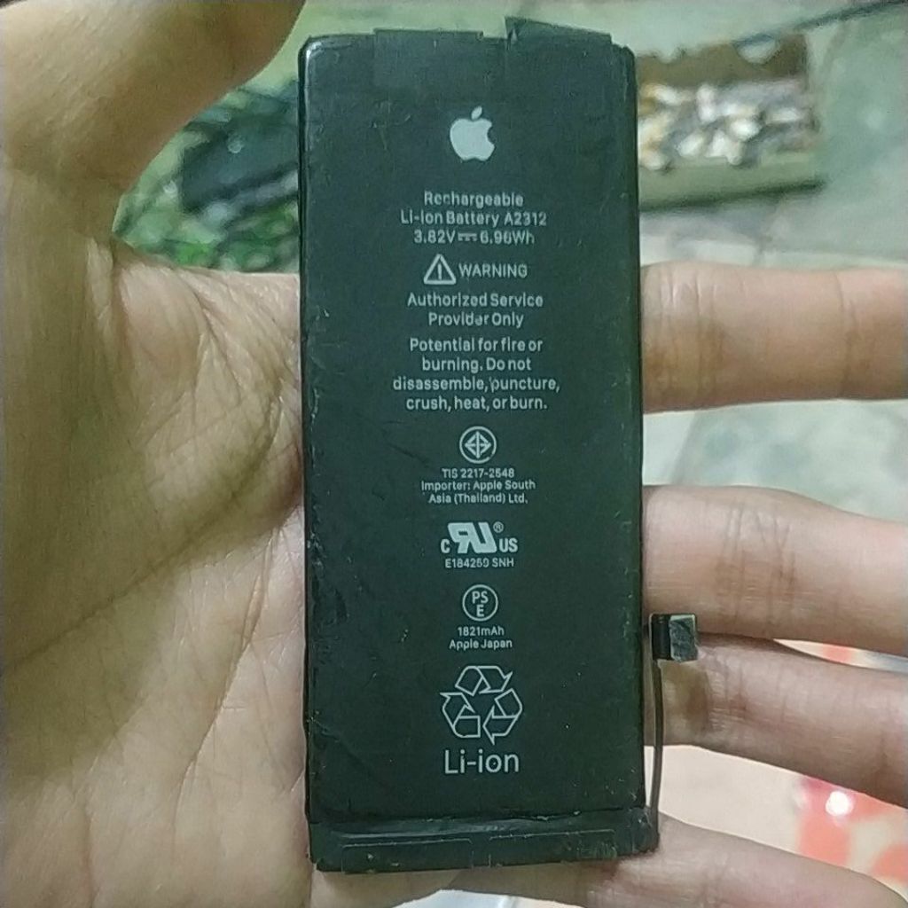 BATERAI BEKAS IP SE 2020 A2312