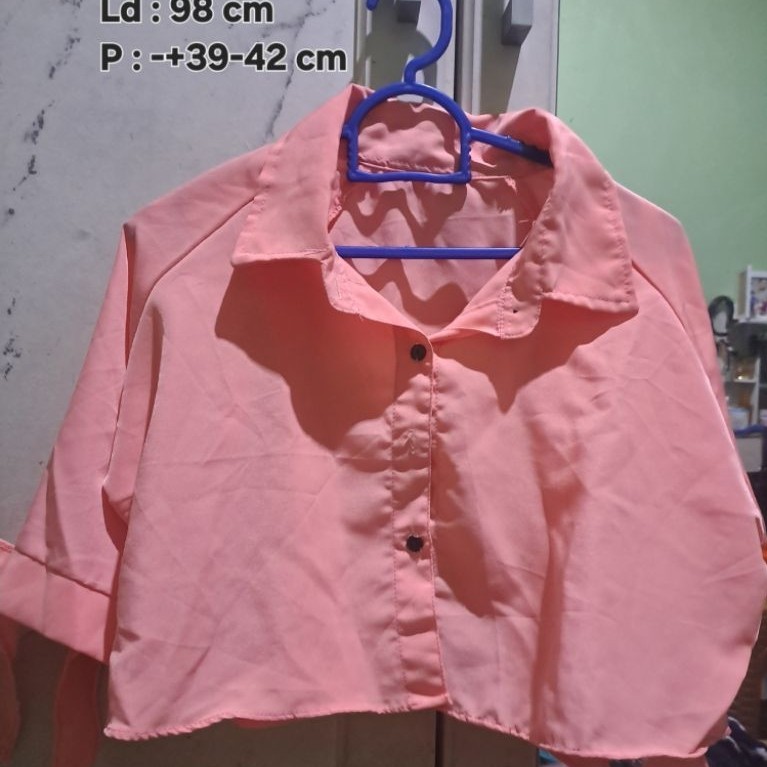 Kemeja Katun Wanita Crop Universal Thread Coral Pink