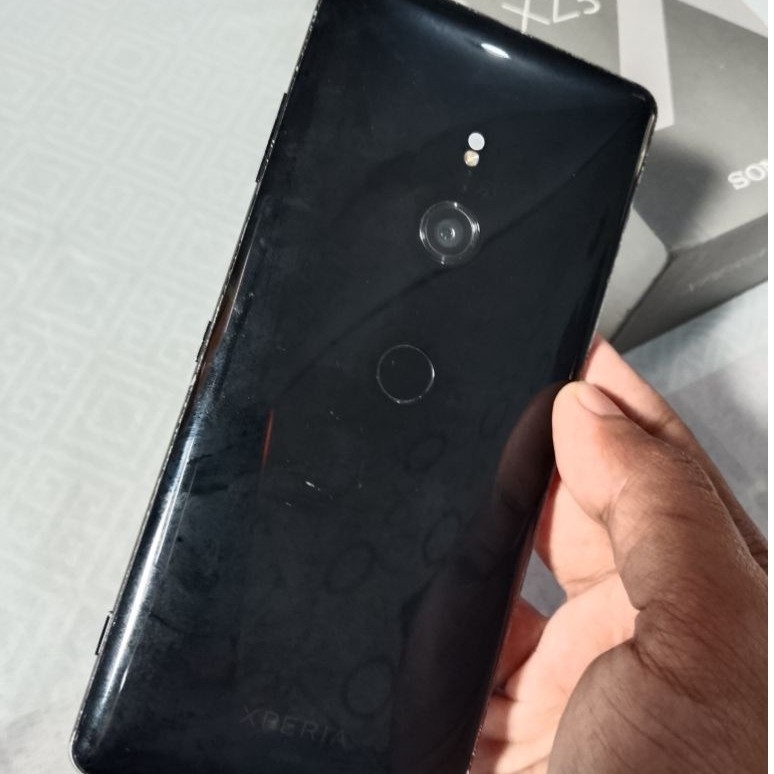 Sony Xperia XZ3 Hitam Wifi Only