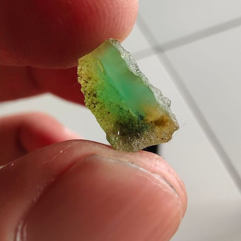 Natural Bahan Bacan Doko Kristal Menawan Potensi Giwang Dim 12,5