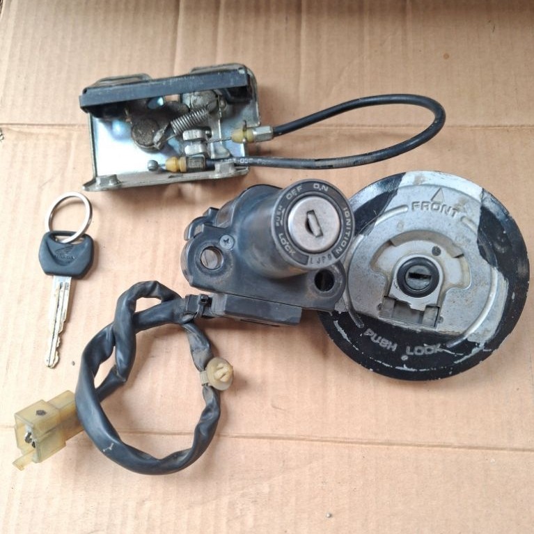 kunci kontak cbr250 cbu