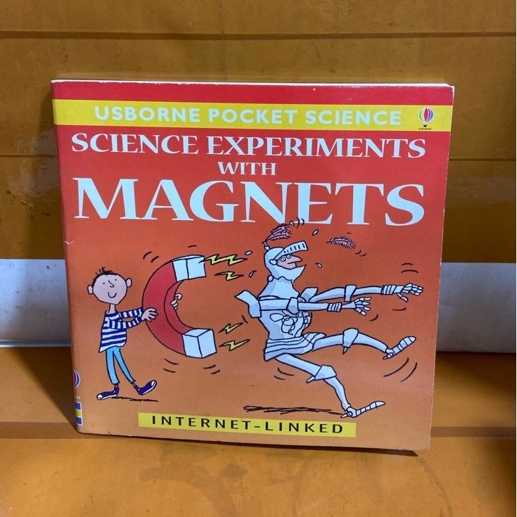 Buku Usborne Pocket Science Experiments With Magnets(Eksperimen Sains dengan Magnet Terhubung Intern