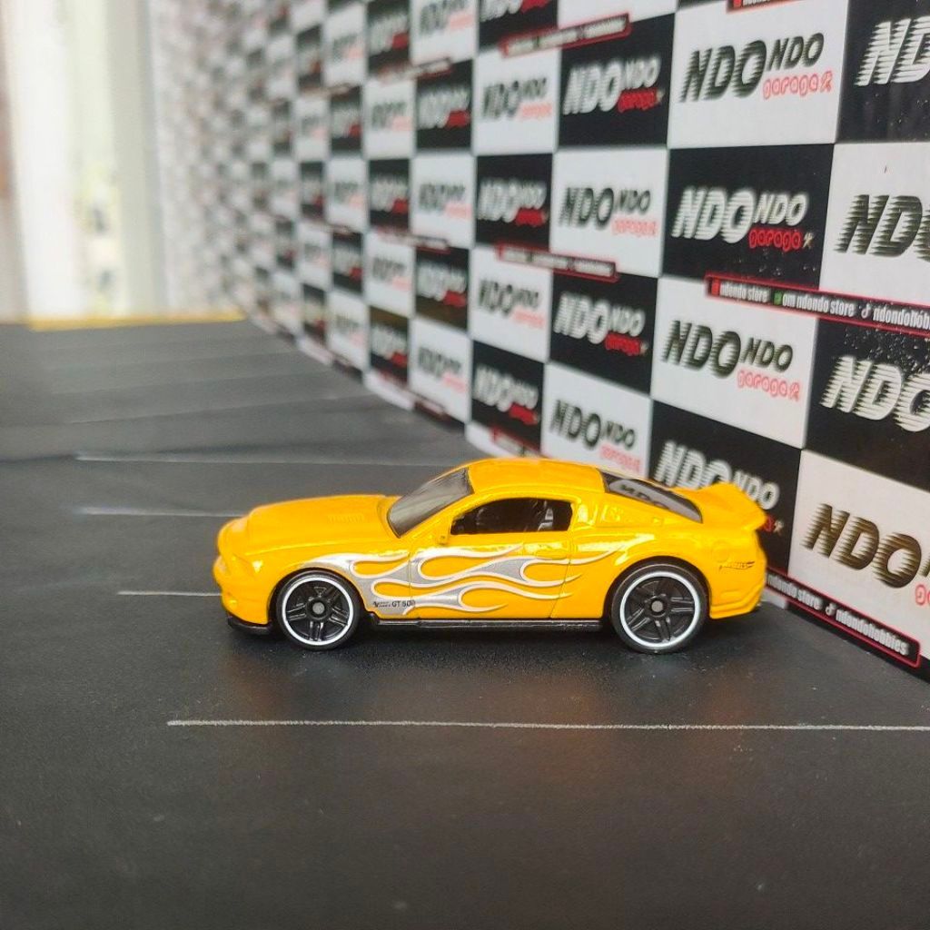Hot Wheels '10 Ford Shelby GT500 Super Snake Yellow New Loose Giftpack 2015 Flashfire