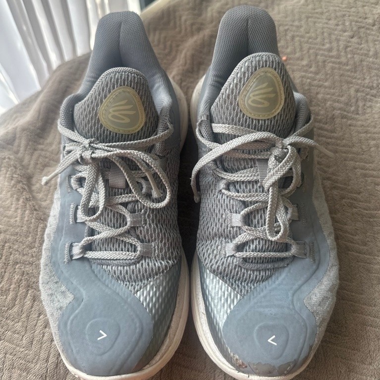 Under Armour Curry 11 Sepatu basket anak second 38,5