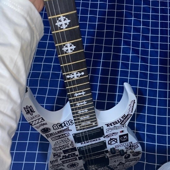 Gitar Listrik Putih Custom