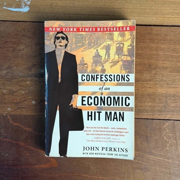 Buku Confessions Of Economic Hitman - John Perkins