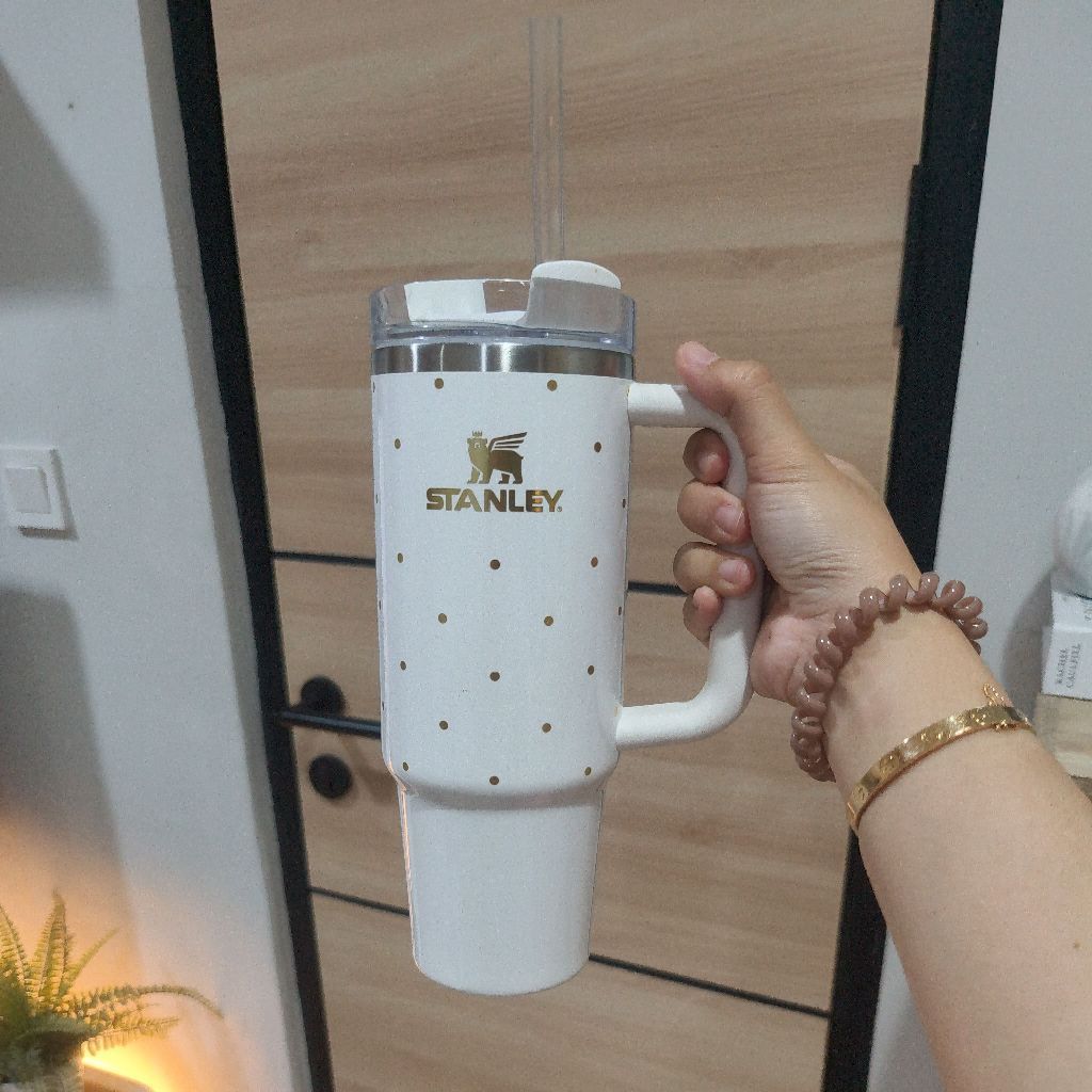 Preloved botol minum stanley original putih , tumblr white stanley original