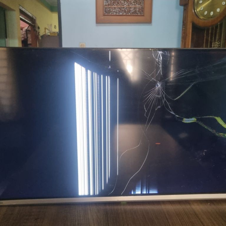 TOSHIBA 32V35KP Android Digital TV layar retak buat parts