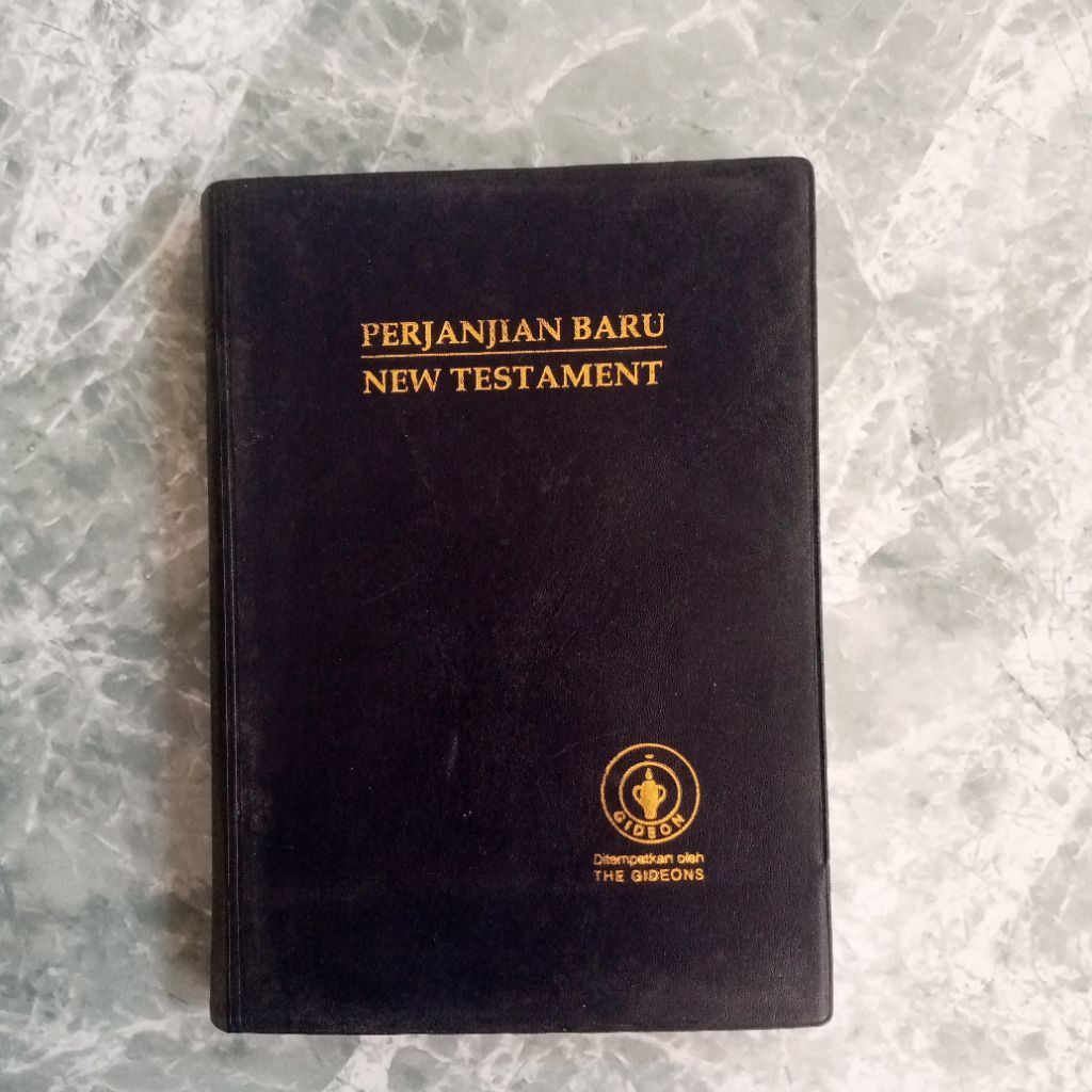 Buku Alkitab Perjanjian Baru New Testament Bilingual The Gideons buku Agama dan Spritualitas Kristen