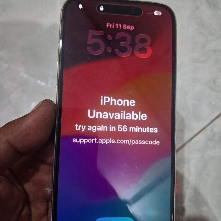 iphone 15 pro max lock icloud passcode