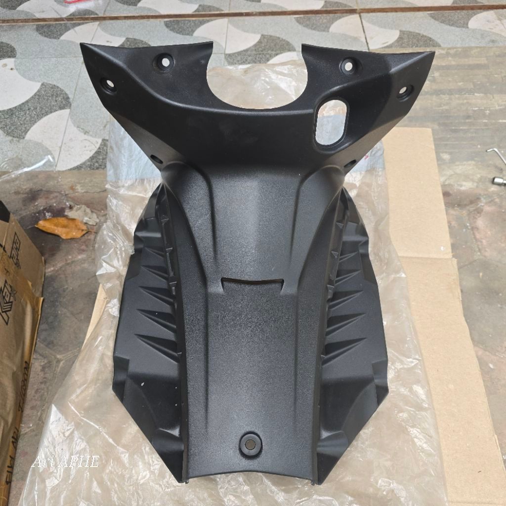 legsil legshield tengah kunci honda BLADE 110 lama original AHM 64320-KWB-920