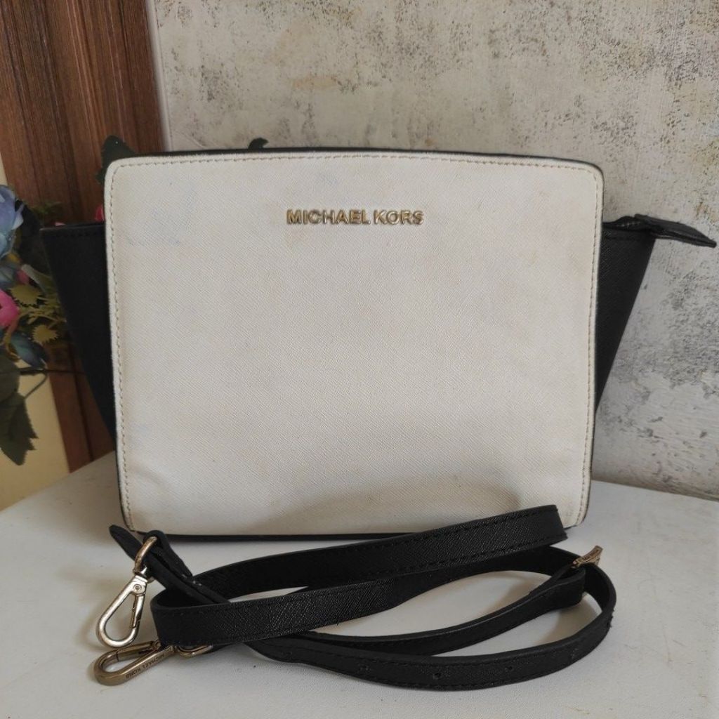 Preloved SlingBag MK