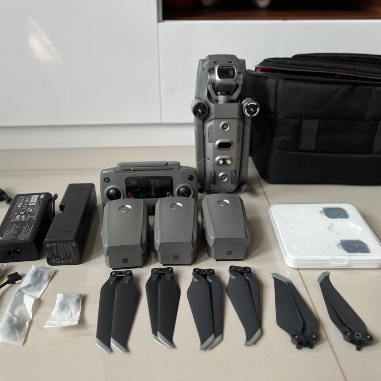 Dji mavic 2 Pro FlymoreCombo ( Battery 3 pcs )