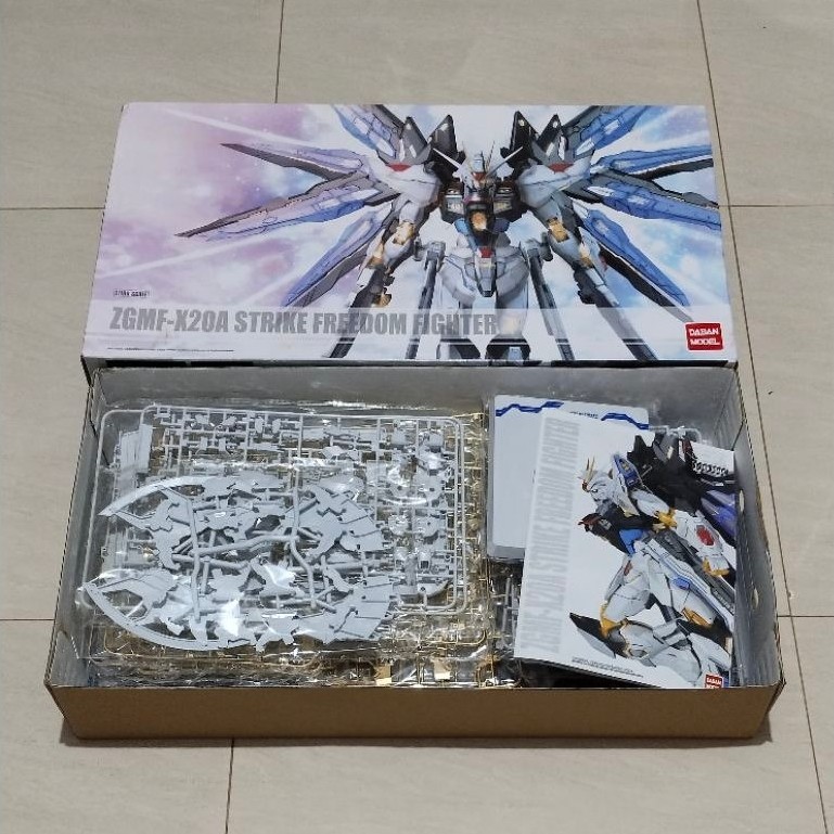 MG 1/100 Stike Freedom Daban