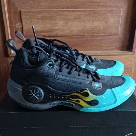 sepatu basket Lining wow 10 element size 42,5