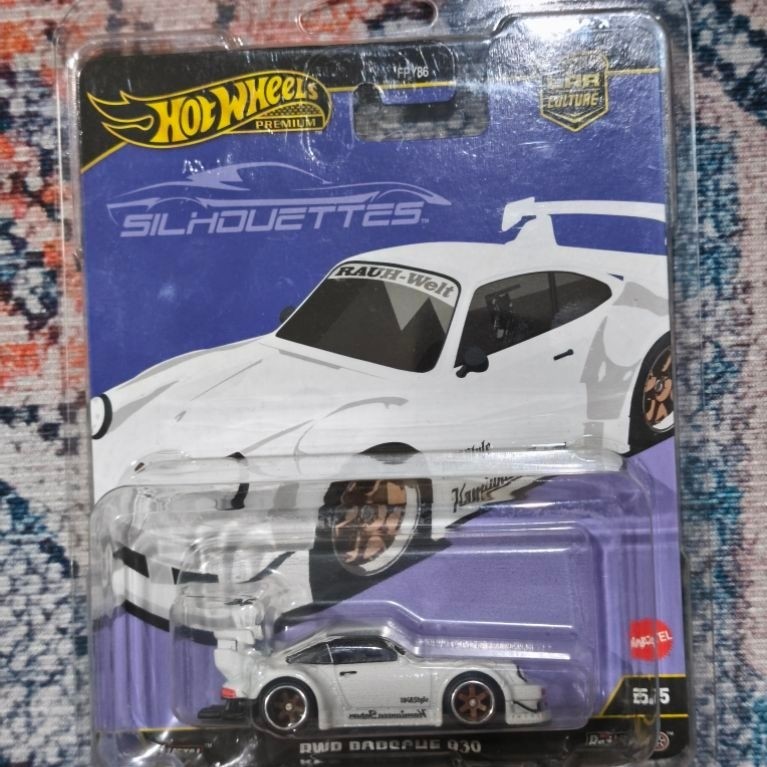 HOTWHEELS Premium Silhouette Porsche 930 RWB 1:64 Putih