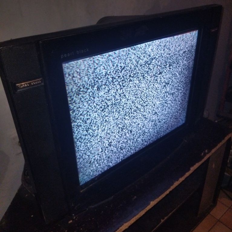 TV Tabung Pearl Black Turbo Sound Hitam Bekas