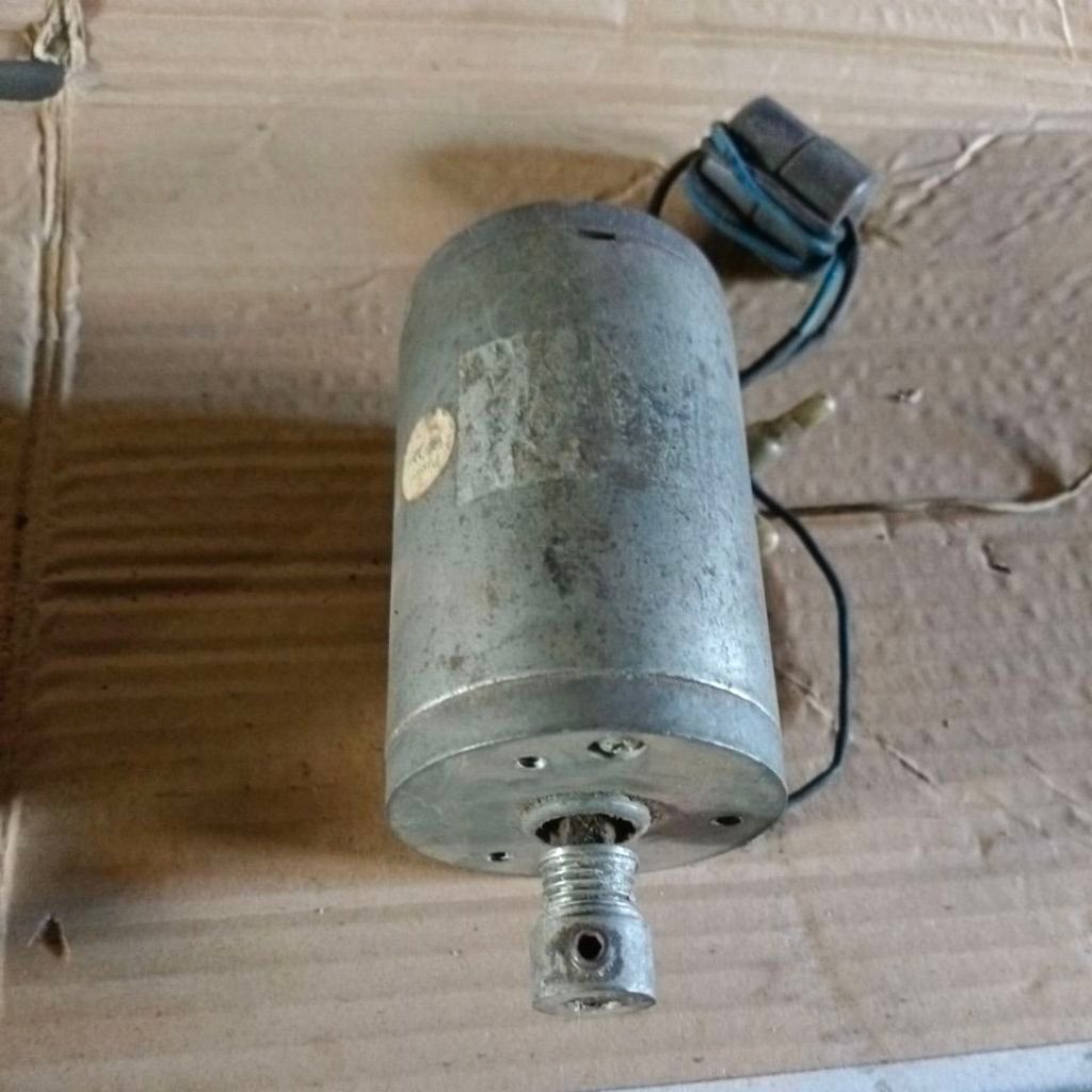 Dinamo Generator pembangkit listrik permanen magnet 220V 300W