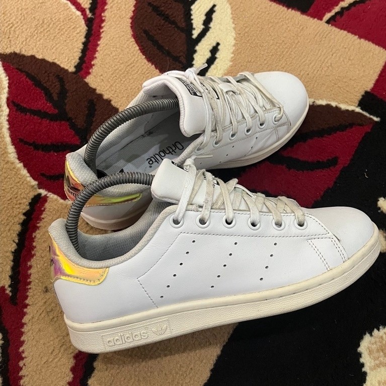Sepatu adidas stand smith