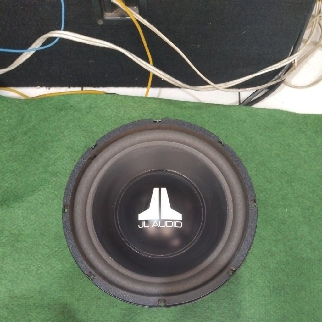 subwoofer jl Audio 10W6 made in U.S.A