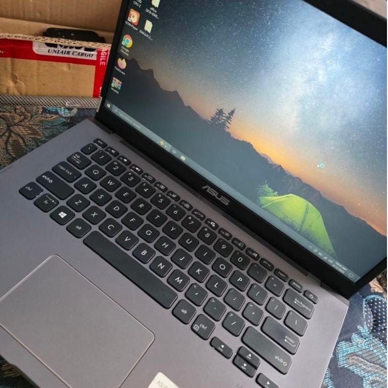 asus vivobook X409ma 4/256gb leptop dan ces