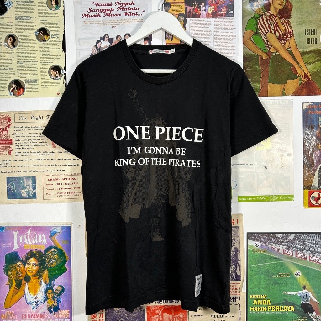 Kaos Tshirt One Piece X Uniqlo Second Original Rare