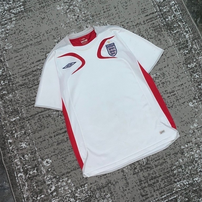 Vintage Official Umbro England 2005/2006 World Cup Training Jersey
