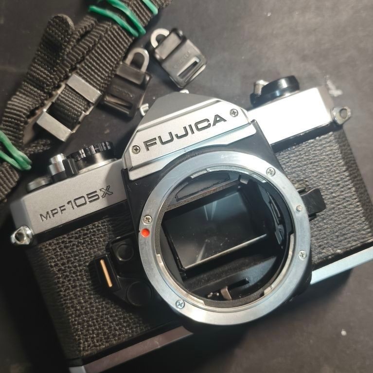 Kamera Analog Film SLR Jadul Vintage Fujica MPF105X (Body Only) Mulus Normal