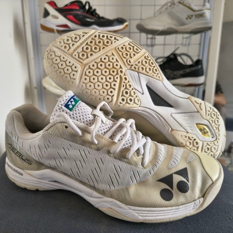 Yonex aerus z