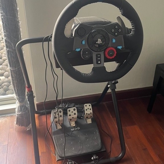 Logitech G29 steering wheel + stand