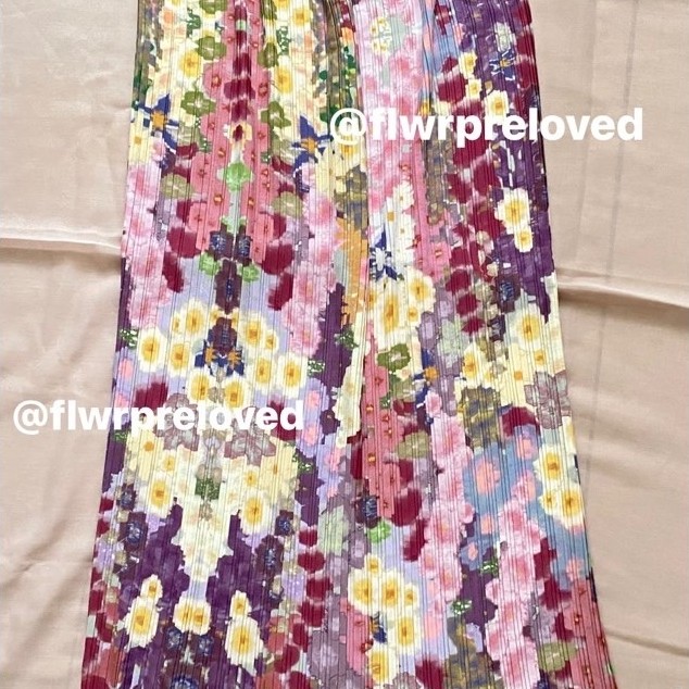 Pleatsssi powder tree skirt and Pleatsssi claude top