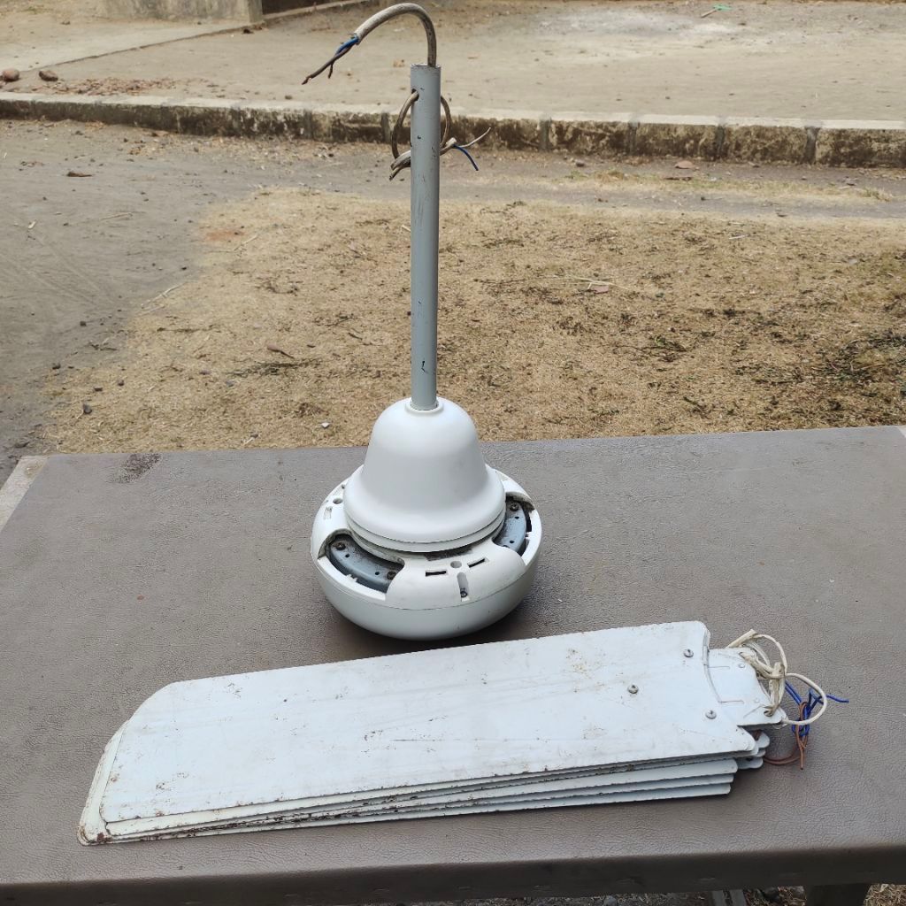 kipas angin gantung ceiling fan merk Uchida besar