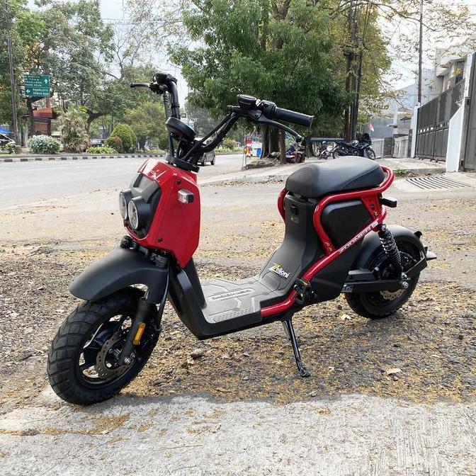 Honda Motor Zoomer E Listrik Grey